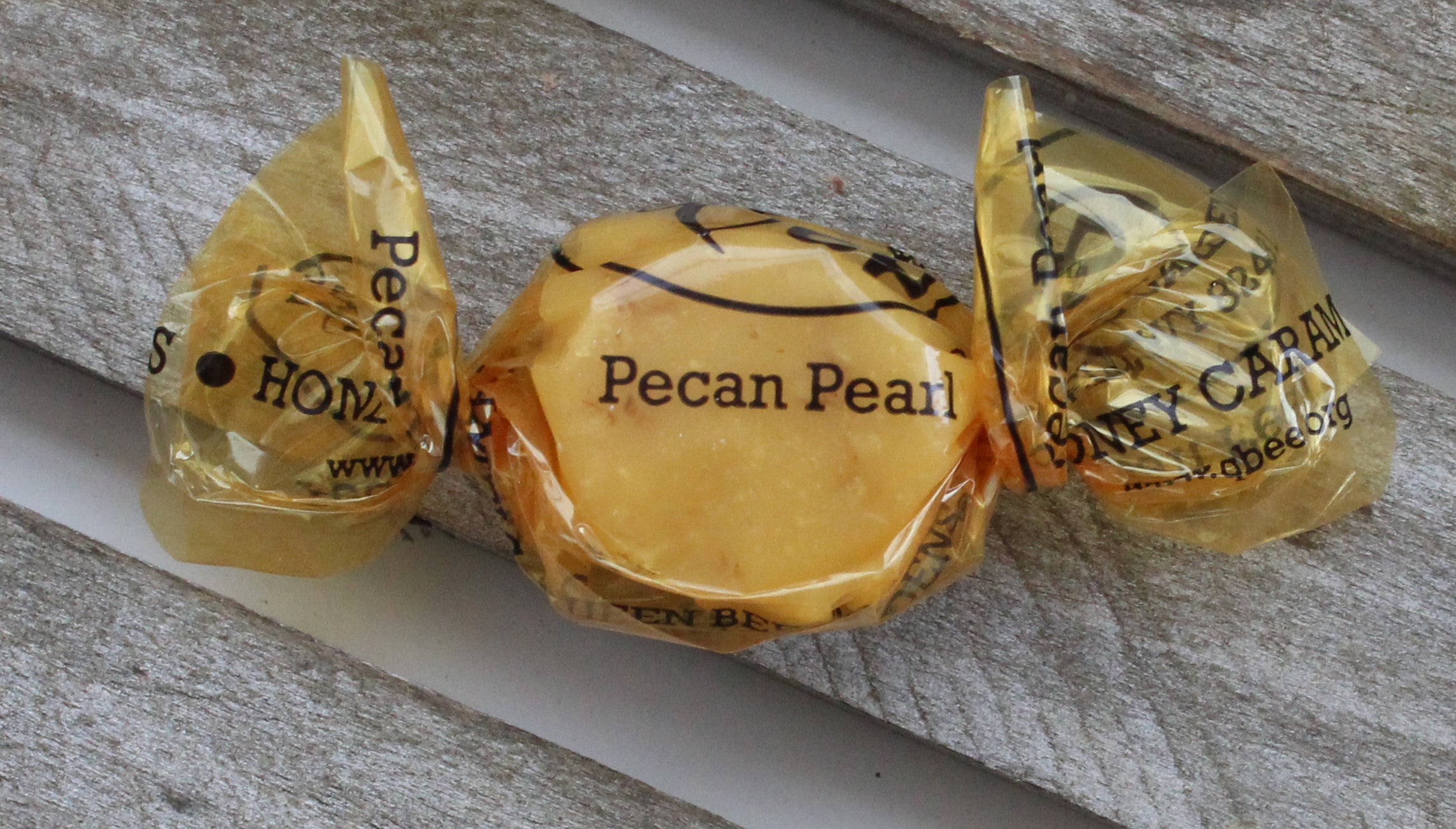 Pecan Pearl Honey Caramel 1 lb